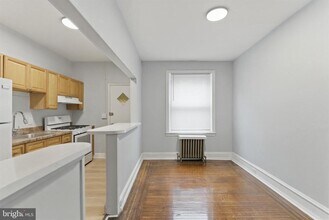 5938 Chancellor St in Philadelphia, PA - Building Photo - Building Photo
