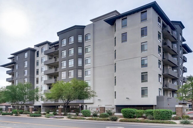 15802 N 71st St-Unit -217 in Scottsdale, AZ - Building Photo - Building Photo