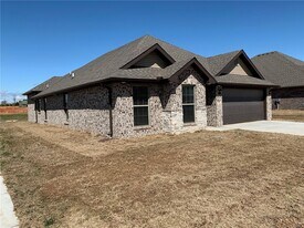 740 Arkansas Black in Bentonville, AR - Building Photo