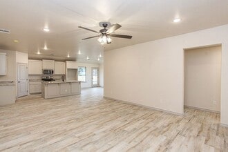 2512 S County Rd in Midland, TX - Foto de edificio - Building Photo