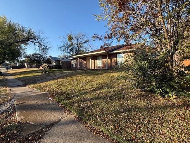 property at 5005 Galaxie Rd