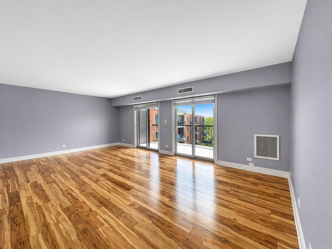 1615 E Central Rd in Arlington Heights, IL - Foto de edificio - Building Photo