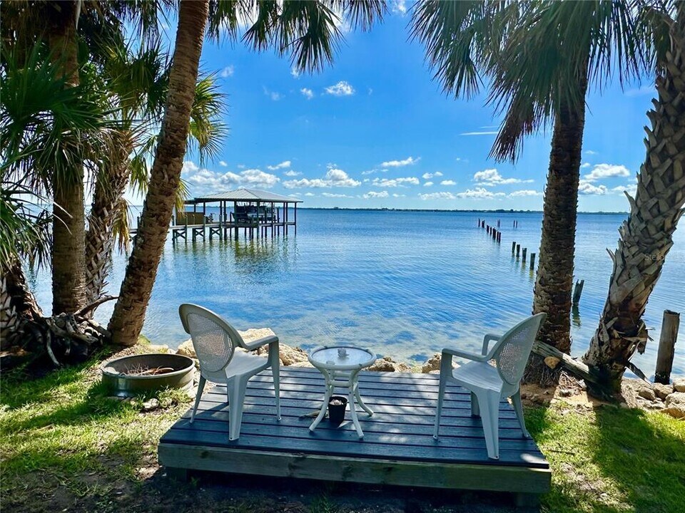 4003 Indian River Dr in Cocoa, FL - Building Photo