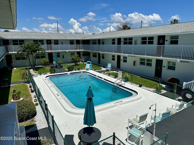 8521 Canaveral Blvd in Cape Canaveral, FL - Building Photo - Building Photo