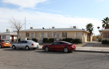 Porter Villa in El Paso, TX - Building Photo - Building Photo