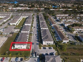 230 SW 170th Ave in Pembroke Pines, FL - Building Photo - Building Photo