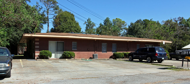 5013 Meridian St in Moss Point, MS - Building Photo - Building Photo