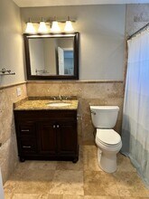 8733 Bay Pointe Dr in Tampa, FL - Foto de edificio - Building Photo