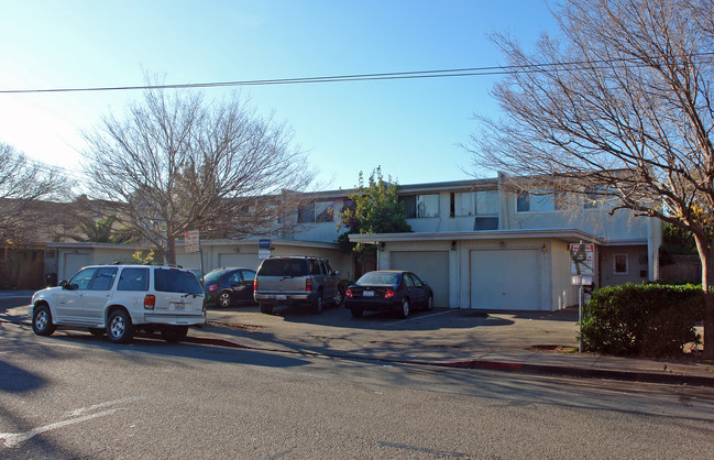 181-191 Novato St in San Rafael, CA - Building Photo - Building Photo