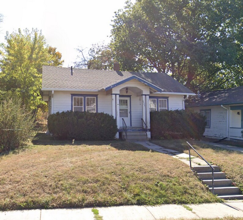 4525 Hillside St in Lincoln, NE - Building Photo