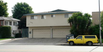 4458 Woodman Ave in Sherman Oaks, CA - Building Photo - Building Photo