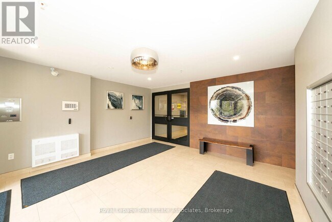 25 Kay Cres in Guelph, ON - Building Photo - Building Photo