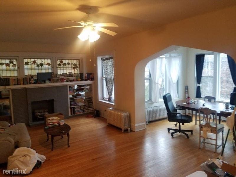 1137 W Columbia Ave-Unit -# 2 in Chicago, IL - Building Photo