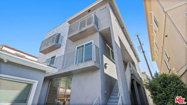 property at 1846 S Barrington Ave