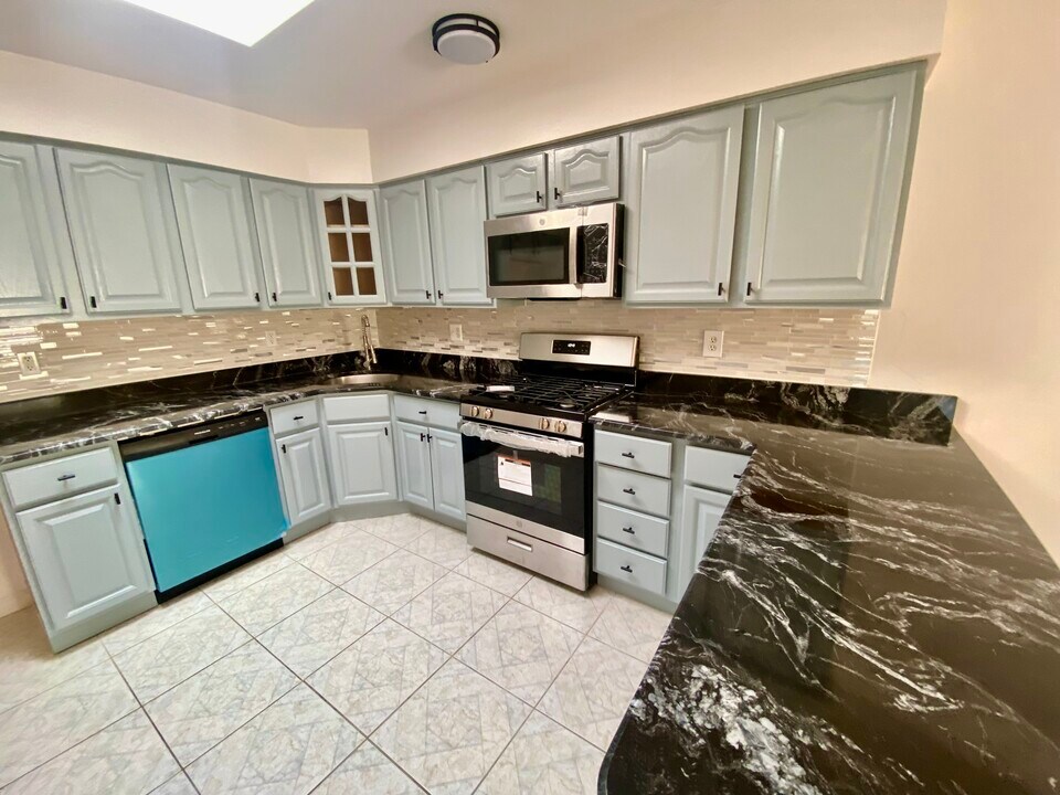1208 44th St, Unit 2 in North Bergen, NJ - Building Photo