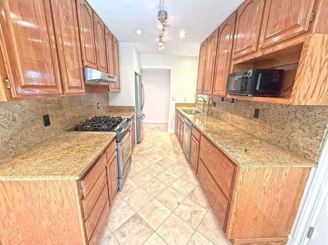 2535 Hebron Ave in San Jose, CA - Building Photo - Building Photo