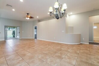 721 Straw Lake Dr in Brandon, FL - Building Photo - Building Photo