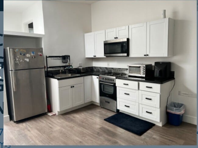 17058 Kingsbury St in Los Angeles, CA - Building Photo - Building Photo