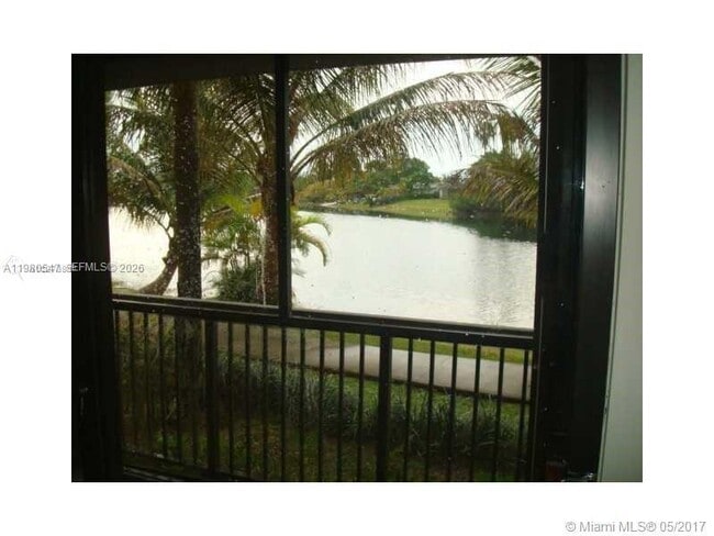 14211 N Kendall Dr in Miami, FL - Building Photo - Building Photo