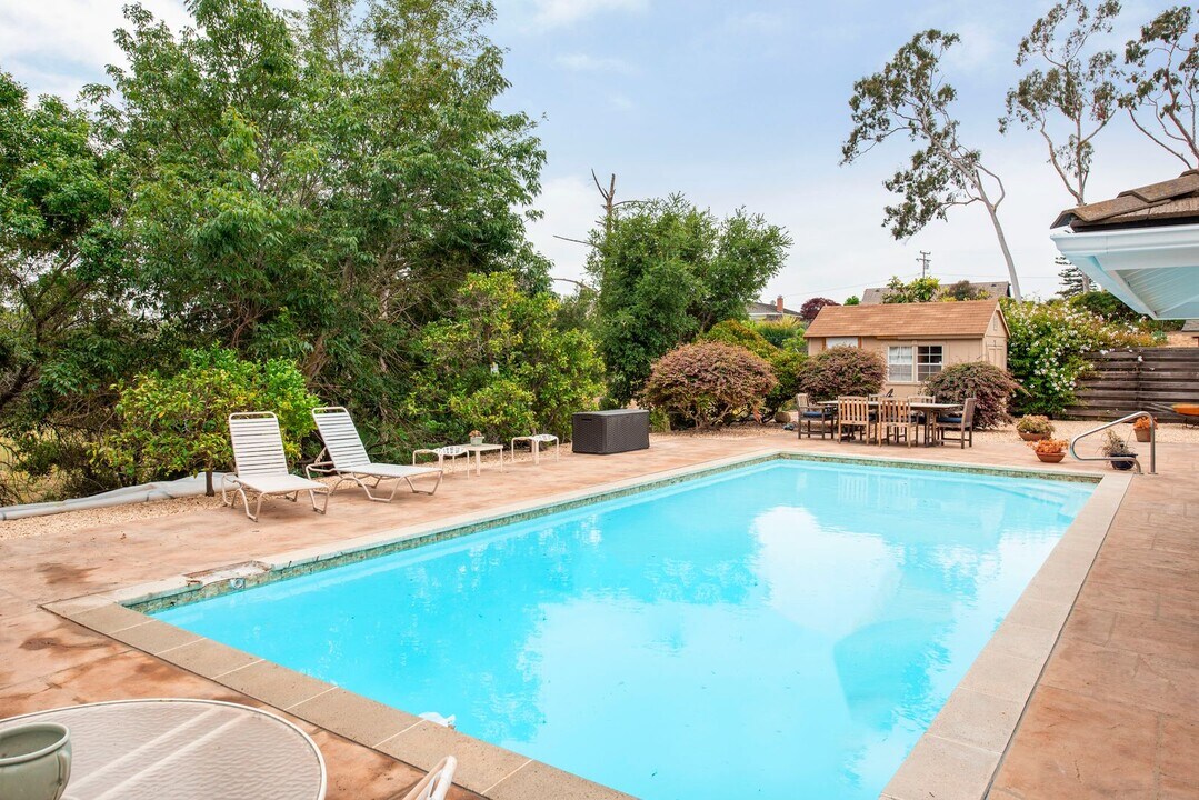 5615 Via Ravenna in Goleta, CA - Building Photo