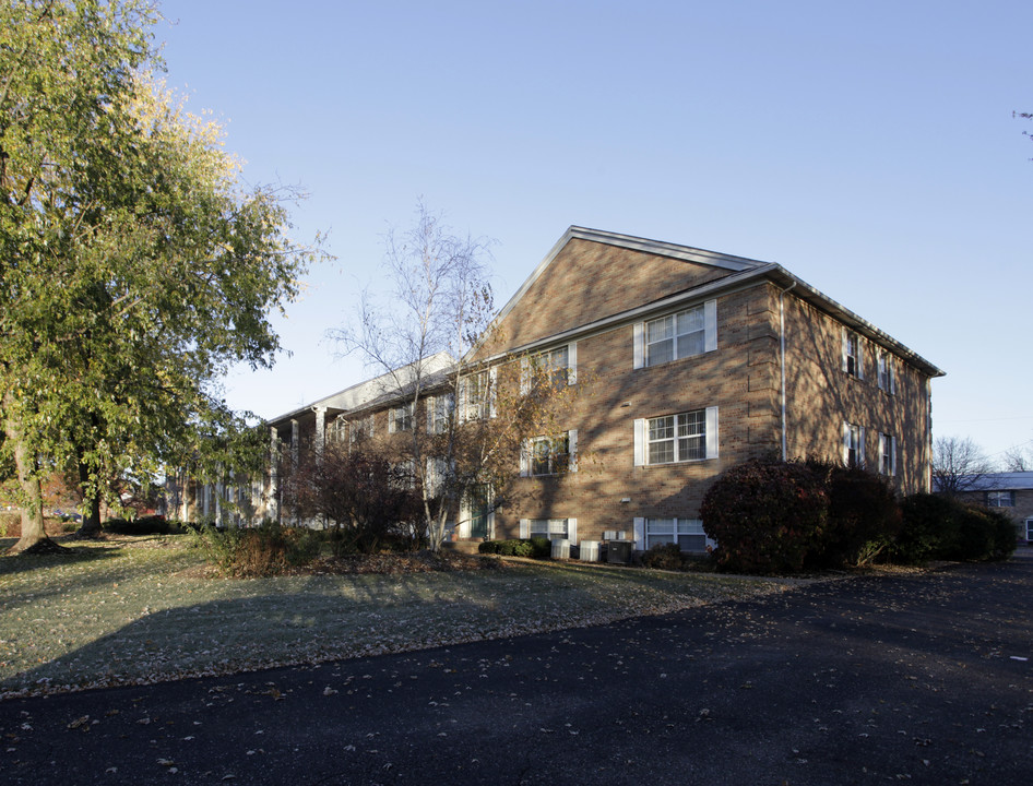 Maple Park Apartments in Canton, OH - Building Photo