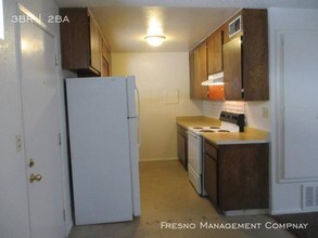 815 S Demaree St in Visalia, CA - Building Photo - Building Photo