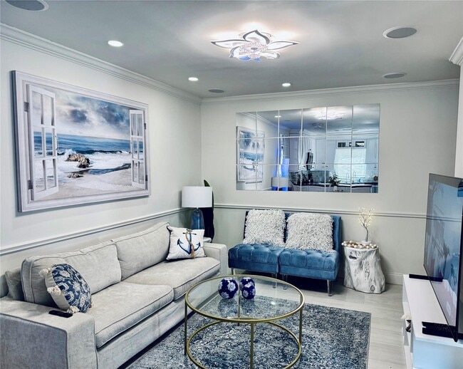 1010 NE 8th Ave in Delray Beach, FL - Building Photo - Building Photo