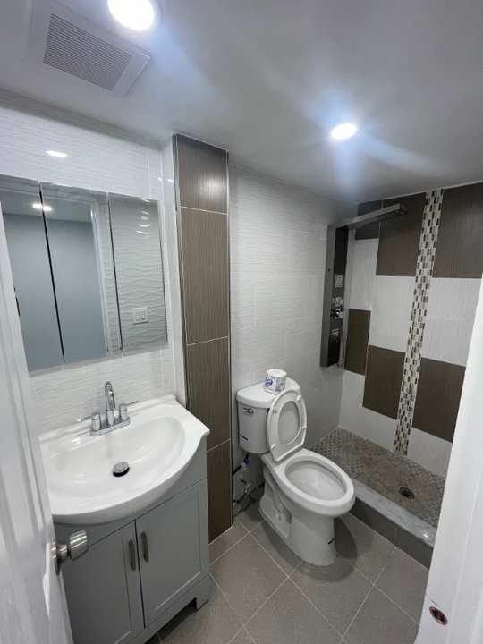 133-30 228th St-Unit -BSMT in Queens, NY - Building Photo