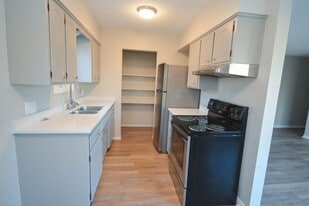 Lobb Field Apartments in Rochester, MN - Building Photo