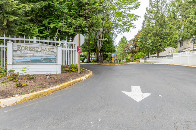 Forest Lane Condominiums in Federal Way, WA - Building Photo - Building Photo