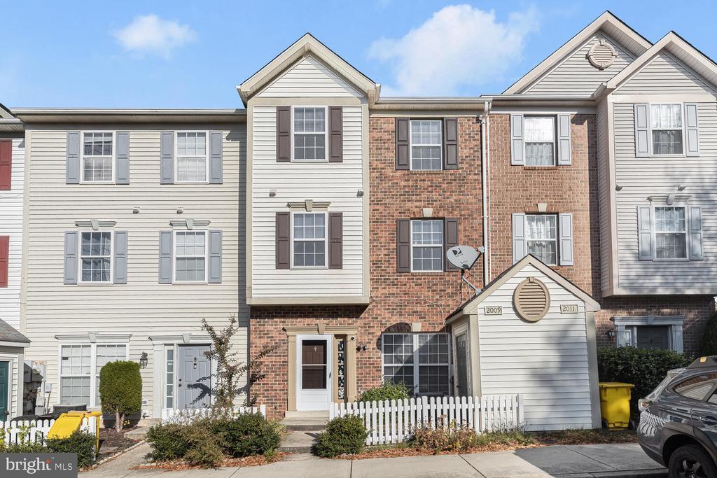 2009 Ripley Point Ct in Odenton, MD - Foto de edificio