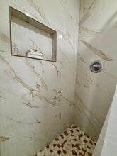 1321 N 69th Way, Unit RM#1 in Hollywood, FL - Building Photo - Building Photo
