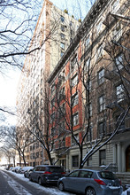 327 W 83rd St in New York, NY - Foto de edificio - Building Photo