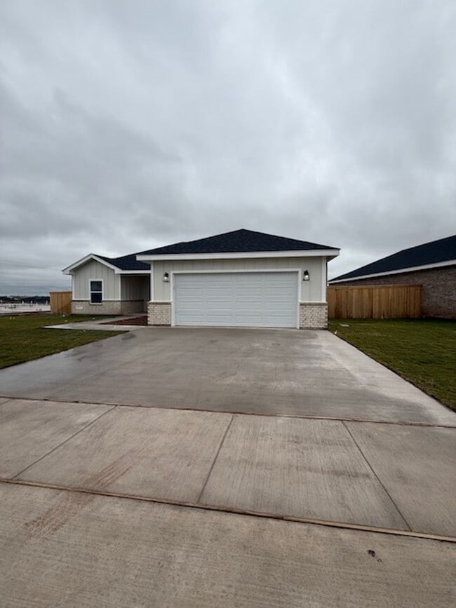 7017 Glen Abbey St in Abilene, TX - Building Photo - Building Photo