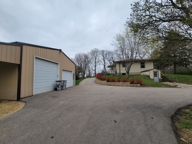 5727 E Freedom Ln in Clinton, WI - Building Photo - Building Photo