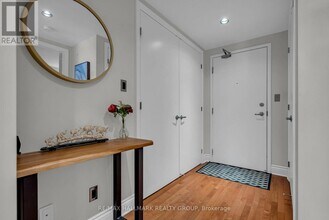 808 Bronson Ave in Ottawa, ON - Building Photo - Building Photo