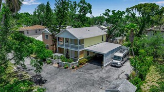 508 Howard Ct in Sarasota, FL - Building Photo