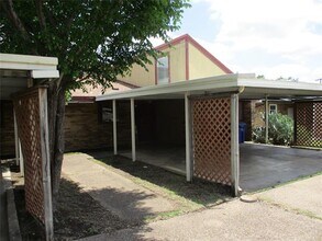 203 Yorkshire Ct in Euless, TX - Building Photo - Building Photo