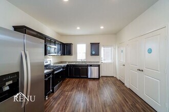 5027 Firefly Hls in Saint Hedwig, TX - Foto de edificio - Building Photo