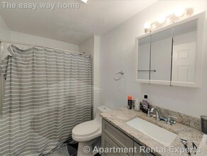 50 Derby St, Unit #2 in Somerville, MA - Foto de edificio - Building Photo