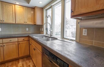 156 Breezeway Dr in Rochester, NY - Building Photo - Building Photo