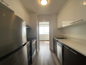5501 Adalbert in Montréal, QC - Foto de edificio - Building Photo