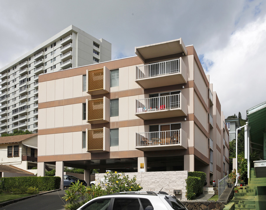 Hale O Terrace in Honolulu, HI - Building Photo