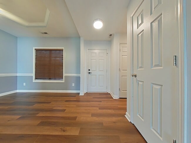 5841 Blue Sky Ln in Hope Mills, NC - Foto de edificio - Building Photo