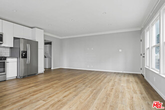 208 S Harvard Blvd in Los Angeles, CA - Building Photo - Building Photo