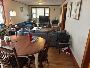 73 Lowell St, Unit 1 in Somerville, MA - Building Photo - Building Photo