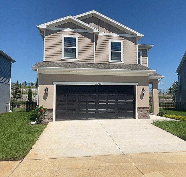 property at 37869 Dusty Saddle Ln