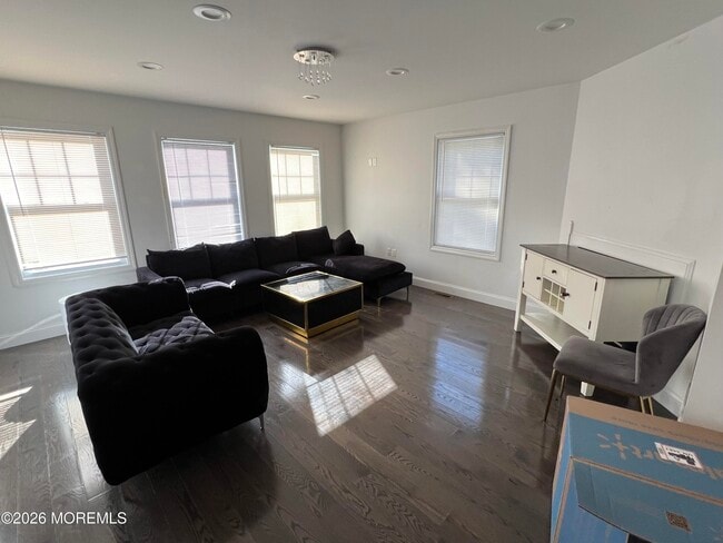 8 Ridge Rd in West Long Branch, NJ - Building Photo - Building Photo