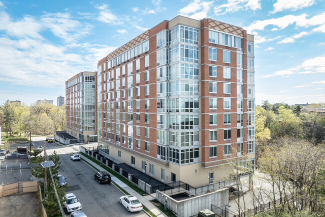 Trio Apartments in Palisades Park, NJ - Building Photo - Building Photo