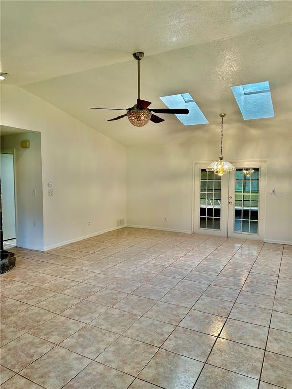 2827 NE 31st Pl in Ocala, FL - Foto de edificio - Building Photo